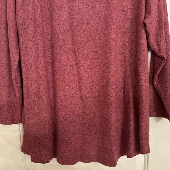 Dress Barn Sunday Women’s Rose V-Neck Knit Top NWT Size 1X Rose Kni - Picture 9 of 10